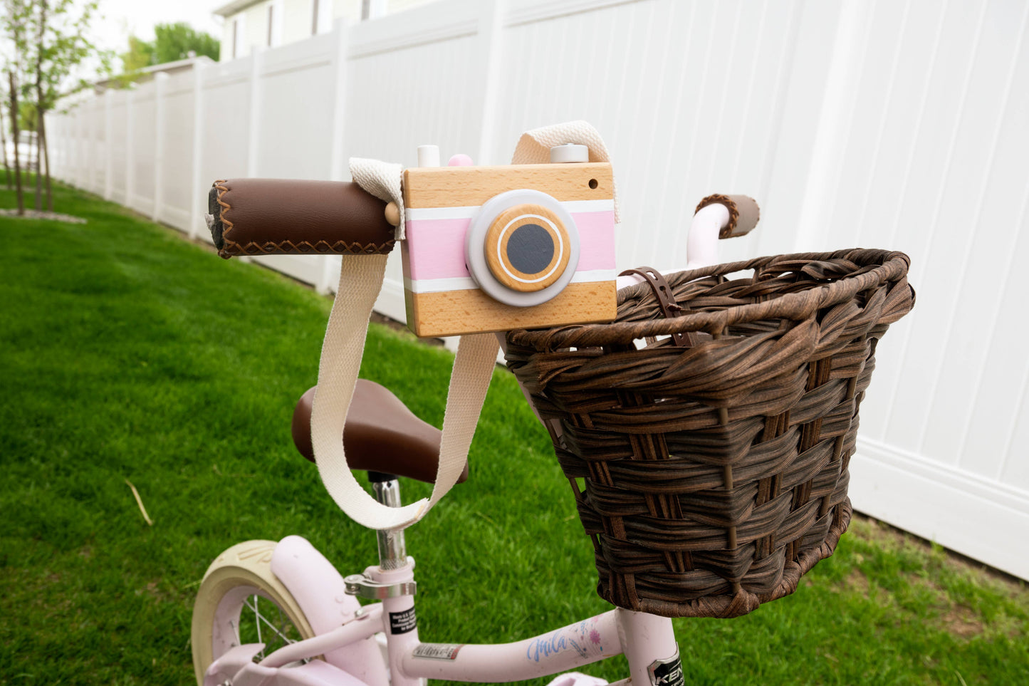 Vintage Camera Music Box - Pink